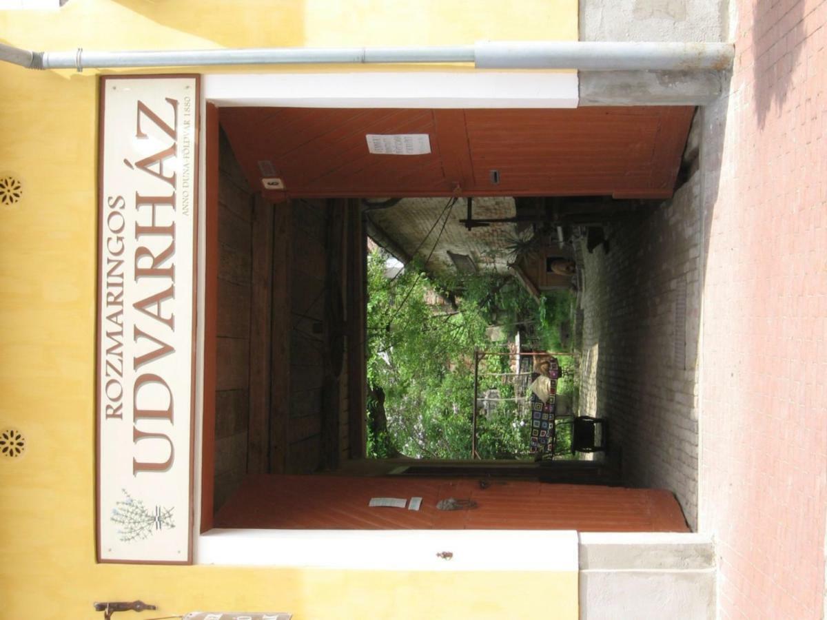 Rozmaringos Udvarhaz Dunafoldvar Extérieur photo
